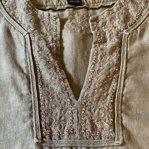 Ladies size 10 embroidered brown tunic, 100%linen. Gorgeous
